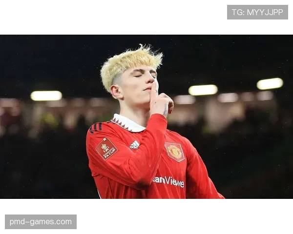 滕哈赫引领曼联重建,球队新篇章逐步展开趋势分析 滕哈赫引领曼联重建,球队新篇章逐步展开趋势分析