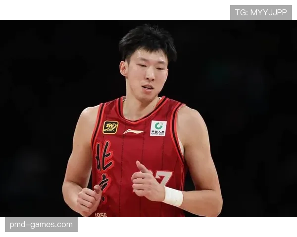 杨瀚森挡拆吸引防守拉开低位得分对比周琦